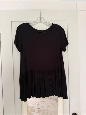 Black Short Sleeve Peplum Hem Top